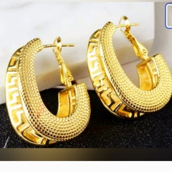 18K Gold Plated Earrings - Picture 2 of 3